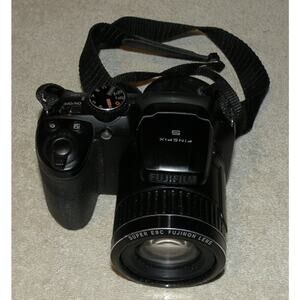 FujiFilm FinePix S4830 Digital Camera 16 mp 30x Superwide 24-720mm Zoom Works
